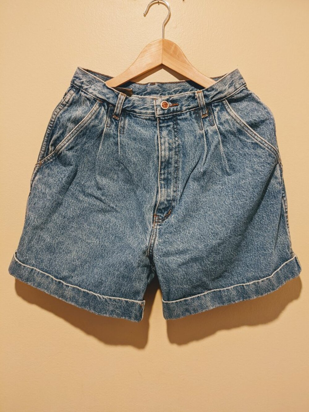 VTG 90s Bill Blass Mom Jean Shorts | Size 12 | High Waist | Light Wash Denim
